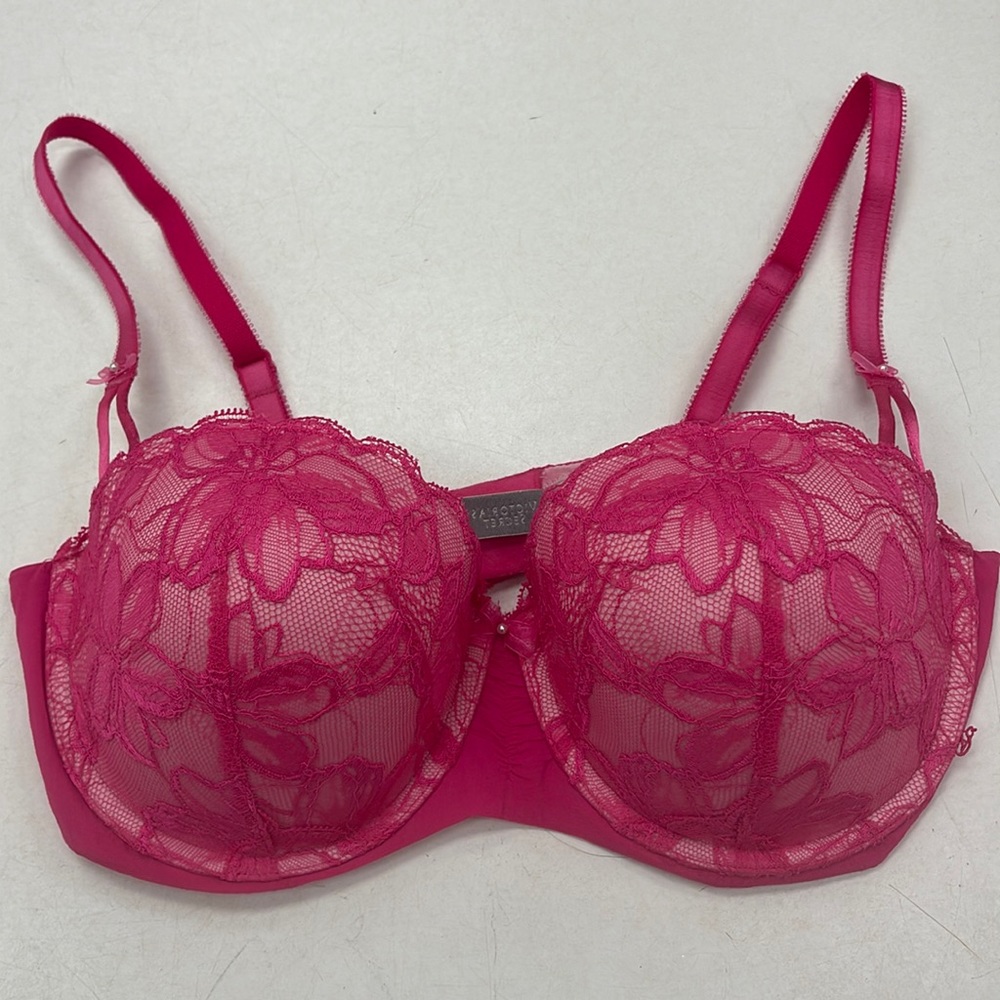 Like new 36D Victoria’s Secret 36D balconet bra